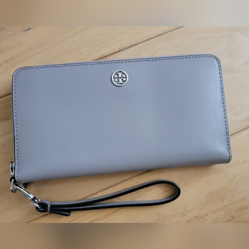 Tory burch zip continental wallet